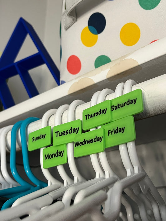 Kids Outfit Organizer Hanger Charms (Set of 7) - Days of the week Weekly clothing labels for easy morning routines